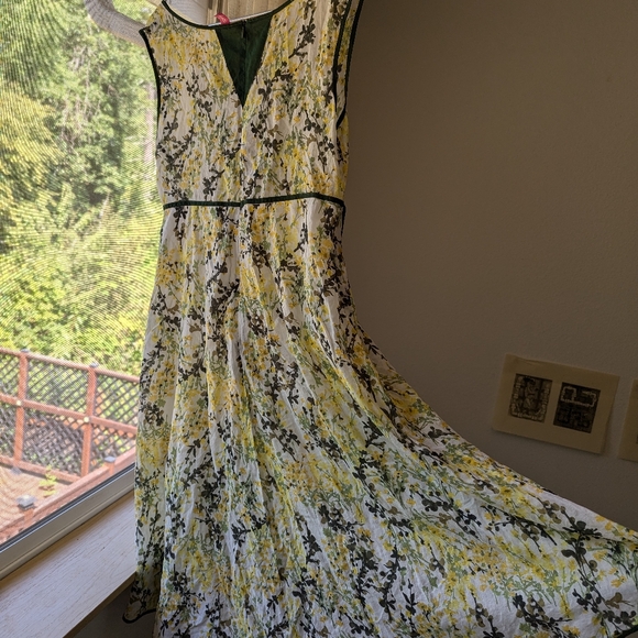 DD Atelier/DD Shop Mimosa Gauze Sundress with Lattice Ties - Picture 5 of 6